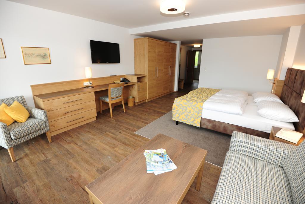 Seegasthof Hois'N Wirt - Hotel Mit Wellnessbereich Gmunden Værelse billede