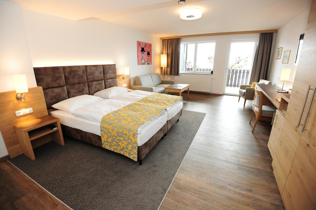 Seegasthof Hois'N Wirt - Hotel Mit Wellnessbereich Gmunden Værelse billede